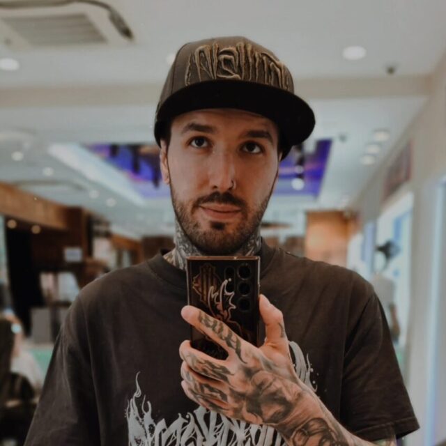 Tattoo galerija 4 Mraz Pineapple tattoo artist