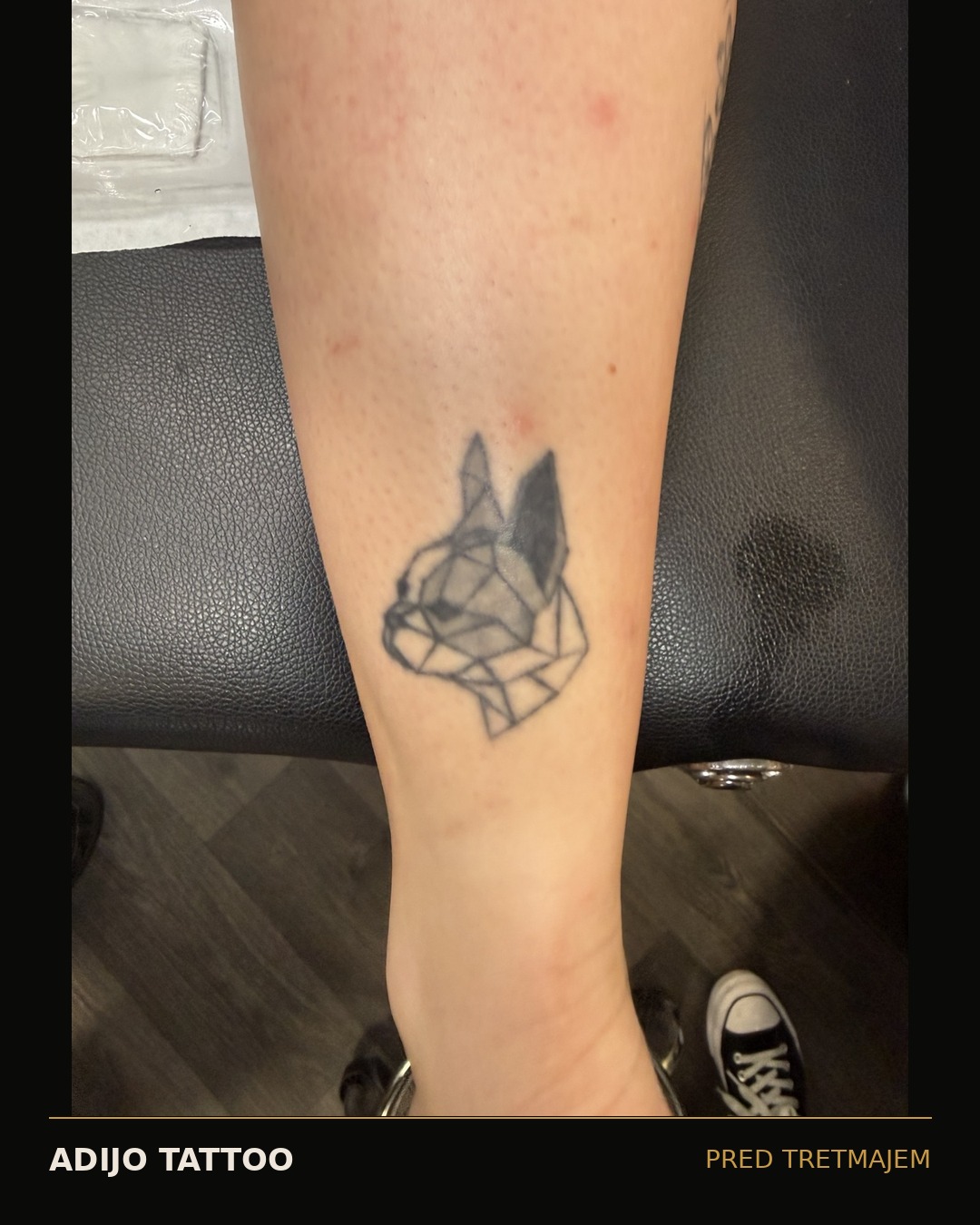 Odstranjevanje tetovaž – Adijo Tattoo 2 večji črni ornament detail pred laserskim tretmajem